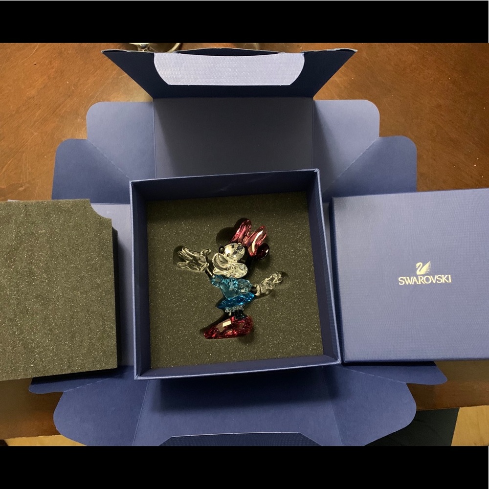 Swarovski Minnie Mouse Figurine
